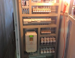 Шкаф системы управления станком руловки